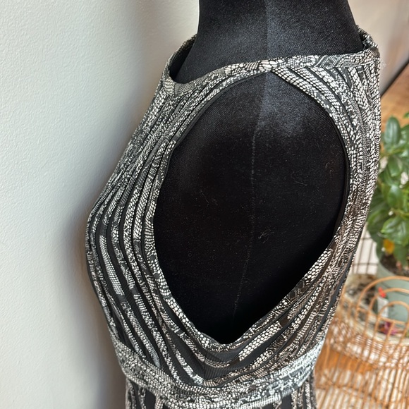 Cache Dress black and white lace print LBD 10 - Picture 3 of 7